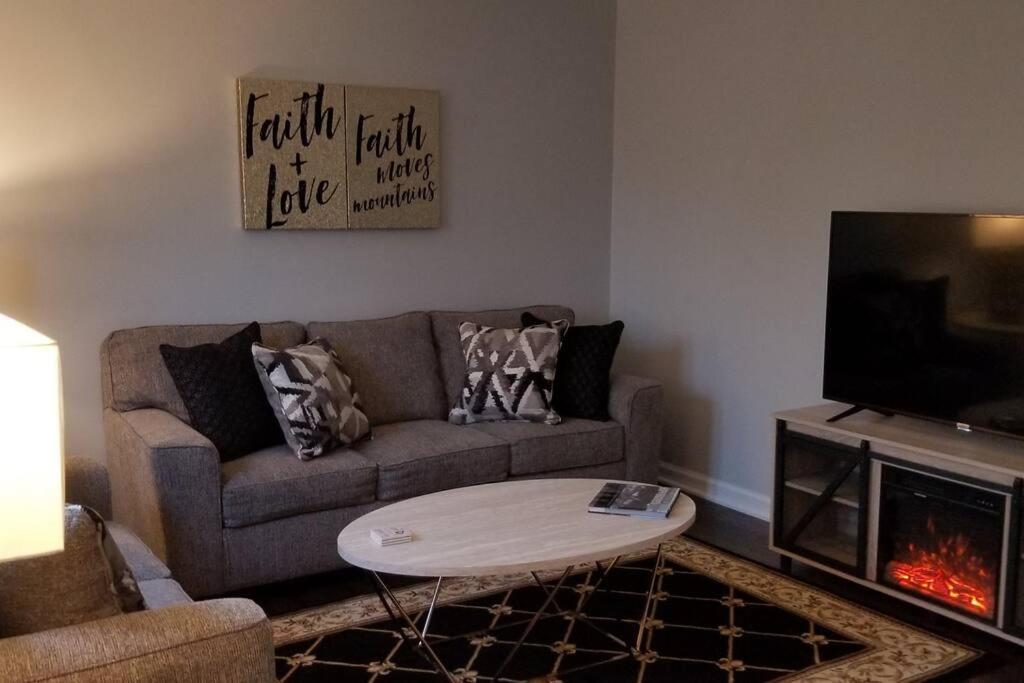 Blue Flamingo'S Charming Home-Heart Of Tulsa2- Cherry St-Expo-11Th Ngoại thất bức ảnh