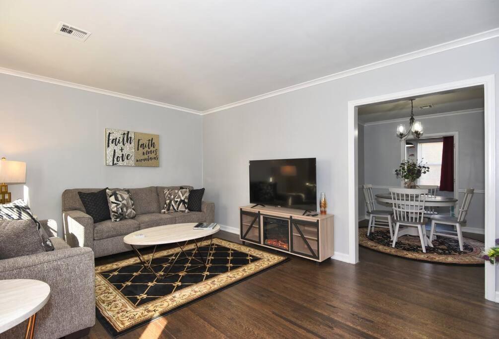 Blue Flamingo'S Charming Home-Heart Of Tulsa2- Cherry St-Expo-11Th Ngoại thất bức ảnh
